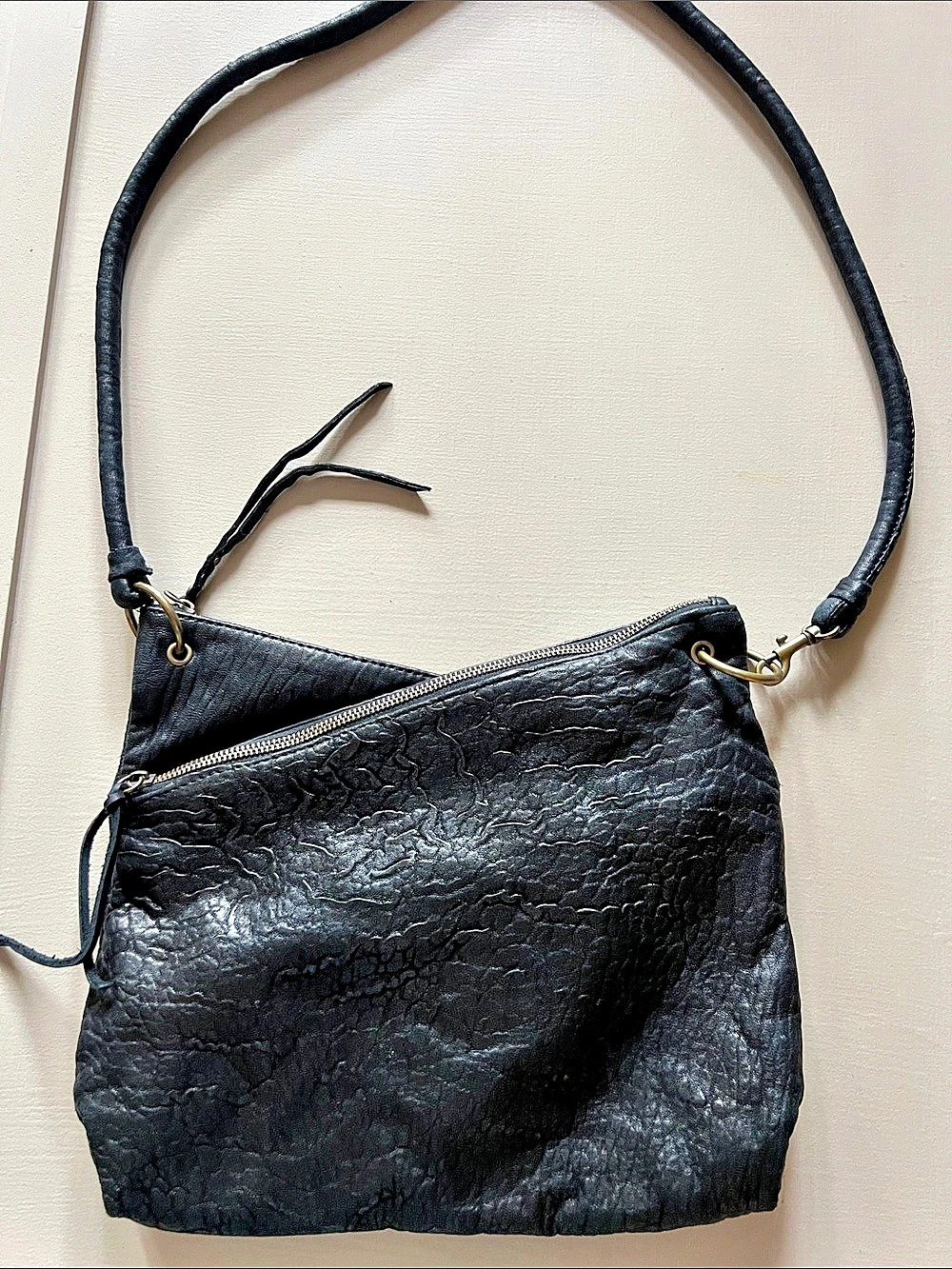Wilsons Black Leather Crossbody Bag